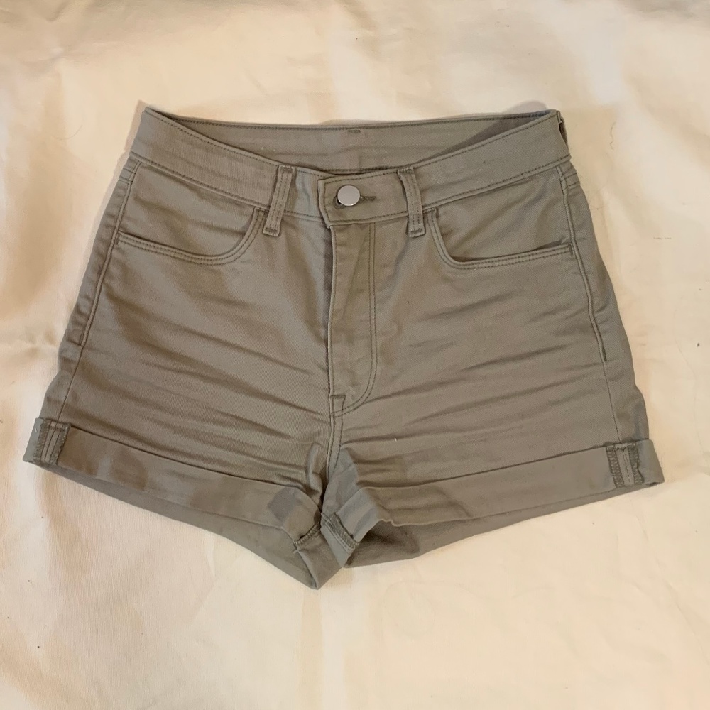 Green Shorts FINAL PRICE - Picture 1 of 8